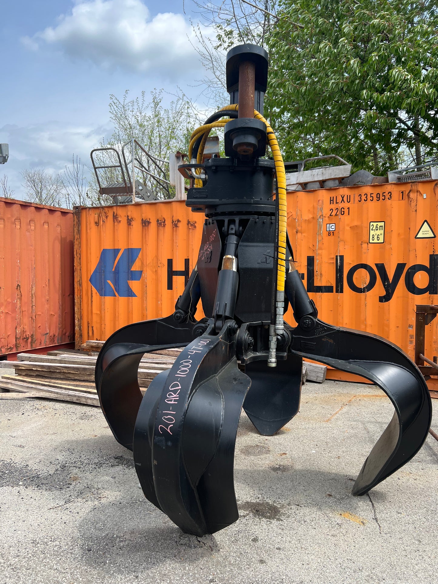 Arden 1.25 Cubic Yard 4-Tine Grapple