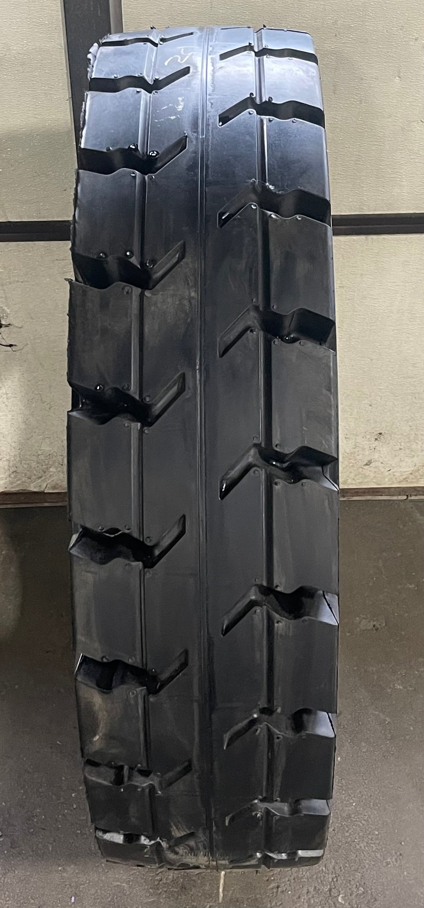 Magna MA 608 12.00-20 Solid Tire ONLY no rim