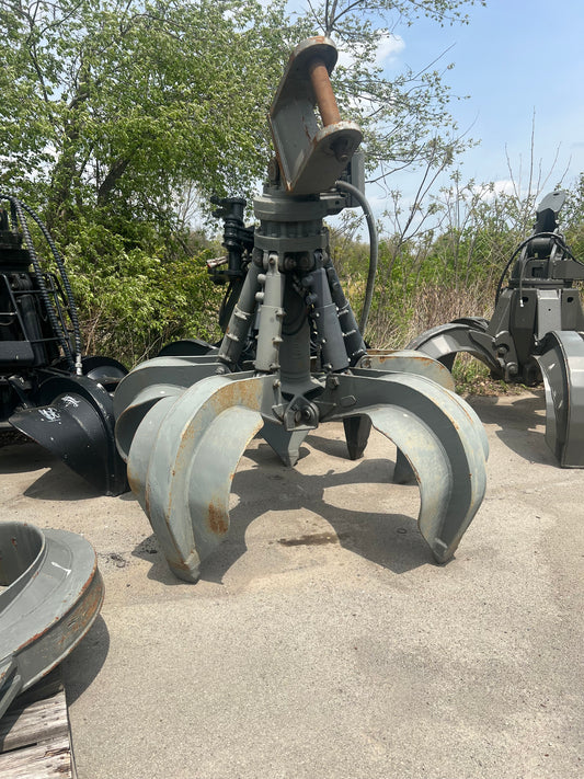 Liebherr 1.5 Cubic Yard 5-Tine Grapple